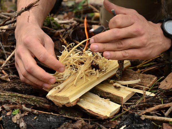 Bushcraft & Überlebensfertigkeiten Camp