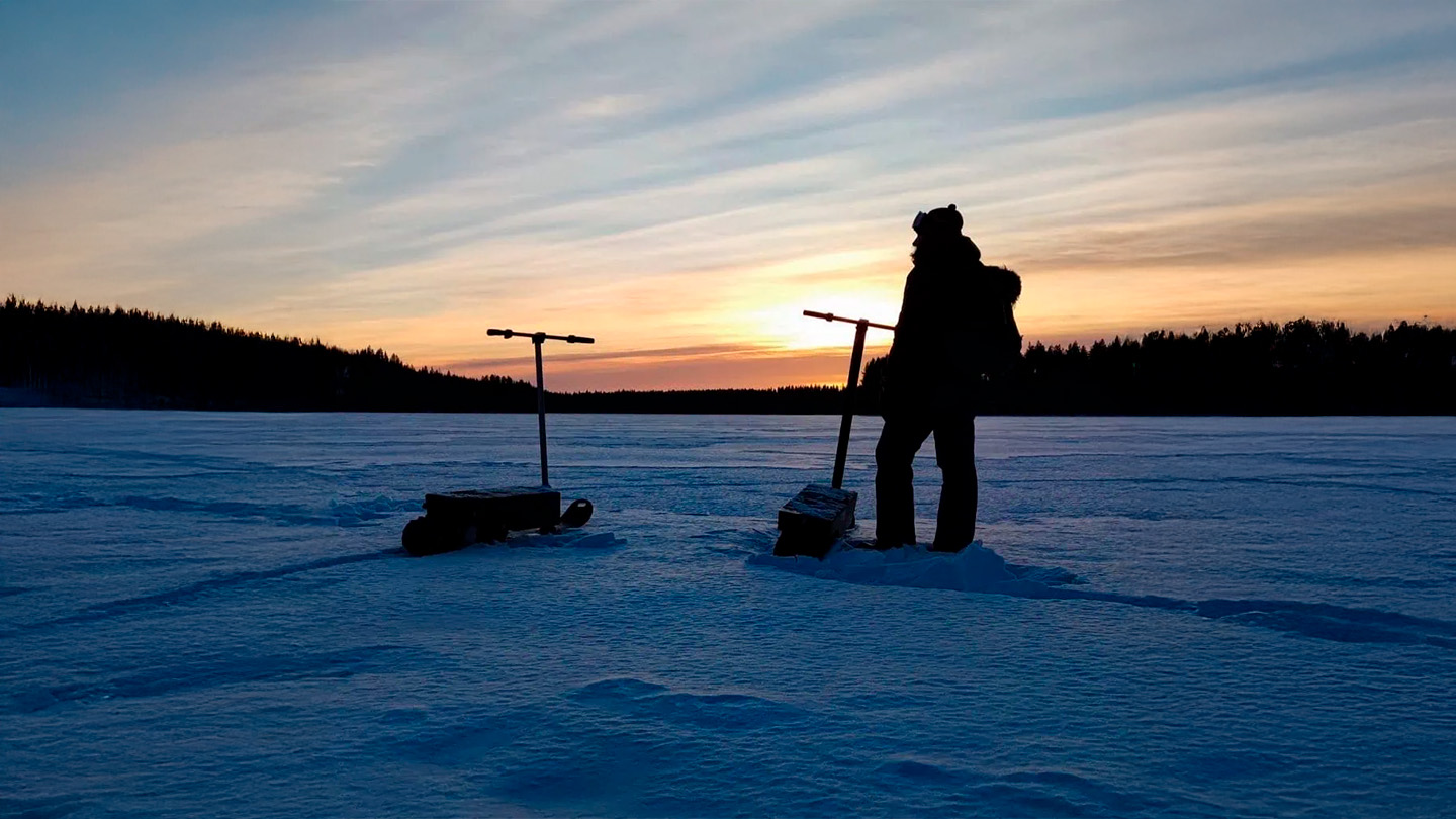 Polar night electric snow scooter tour.